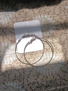 Stylish Silver Hoop Earrings | Women’s Fashion Ear