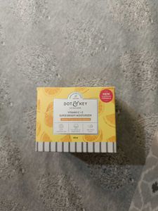 Dot N Key Vitamin C + E Face Moisturizer