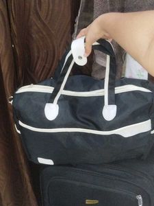 Stylish Black Travel/Gym Duffel Bag with Shoulder