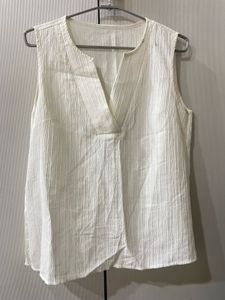 Casual Sleeveless V-Neck White Top