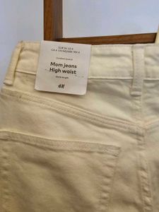 H&amp;M off white Denim Mom Jeans