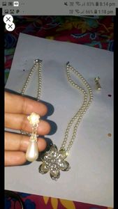 pearl  necklace with earrings