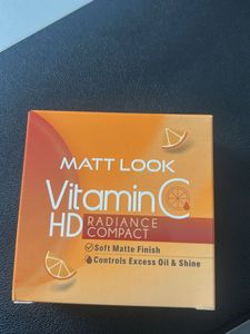 Matt Look Vitamin C Radiance Compact