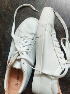 Dressberry White sneakers With Embroidery