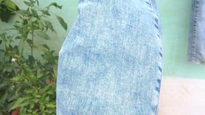✨Ripped Light Wash Jeans ✨