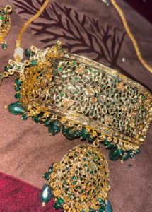 Exquisite Gold & Green Kundan Jewellery Set
