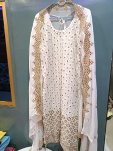 Elegant White Kurta Set with Gold Embellishments