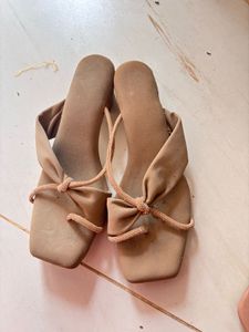 Stylish Bow Detail Flat Sandals
