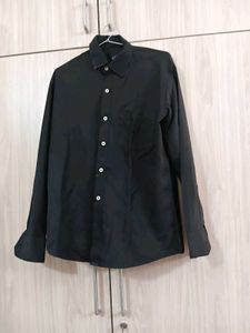 ALLEN SOLLY Black Long-Sleeve Shirt