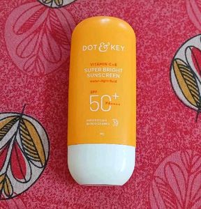 New DOT &amp; KEY Vitamin C+E Super Bright Sunscreen