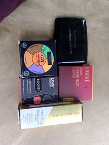 Makeup Bundle: Blusher, Compact, Concealer, Primer