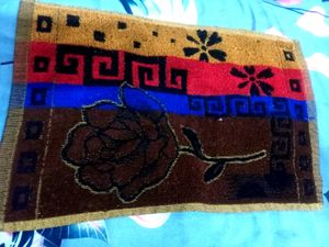 Vintage Floral Towel 🌼