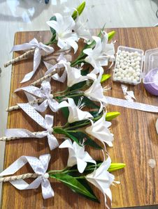 bridesmaid bouquet,Elegant White Lily Flower Stems