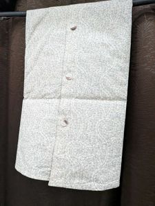 Men's Patterned Button-Down Shirt
