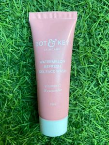 New Dot &amp; key Travel Freindly face wash🍉🫧