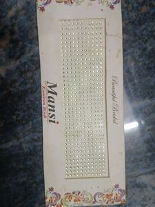 4 Bindi Set &amp; Hair Accessories