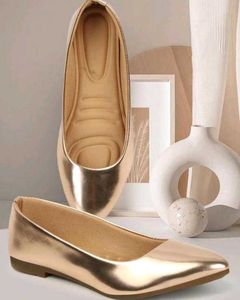 Stylish Gold Ballet Flats