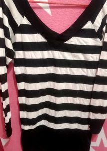Striped V-Neck Long Sleeve Top