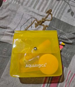 Aqualogica skincare bag set