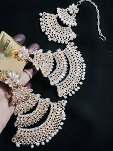 🎀Gorgeous Earrings with Maang Tikka ❤️