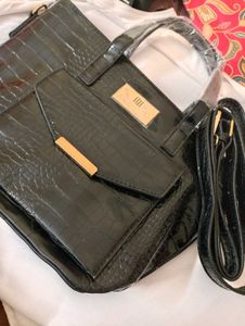 Chic Black Crocodile-Embossed Handbag