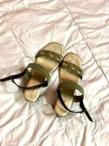 Block heels with adjustable straps