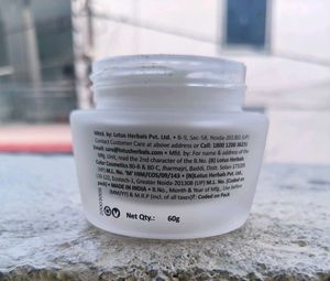 Lotus Herbals White Glow Gel Creme