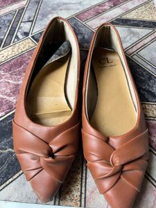 Stylish Brown Knot Flats