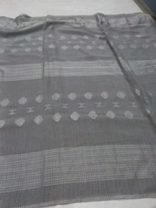 Elegant Grey Saree with Geometric Pattern