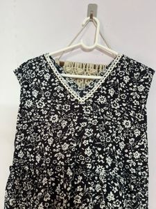 Chic Black &amp; White Floral Dress