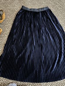 Elegant Navy Velvet Pleated Skirt