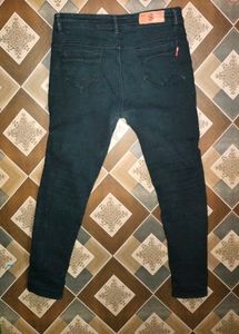 Classic Black Skinny Jeans