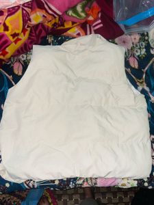 Cozy Puffer half sleeves bomber jacket