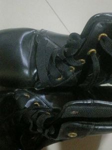 black boots for women