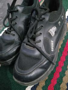 Black Sports Shoes