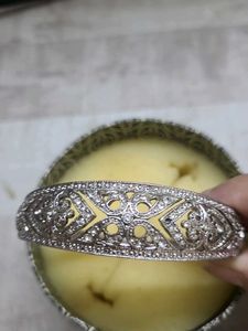 Elegant Bangle with Rhinestones