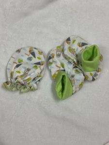 Cute Baby Mittens and Booties Set