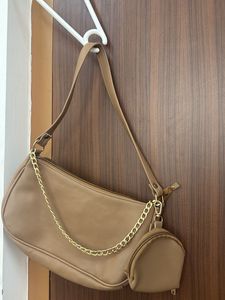 Chic Tan Shoulder Bag with Chain Detail