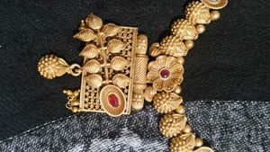 Mat finish Jewellery Set And 3 Pendent Se