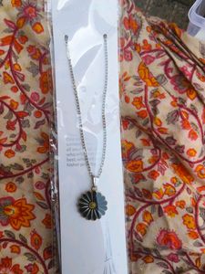 Rhodium Plated Flower Floral Sleek Pendant Chain |