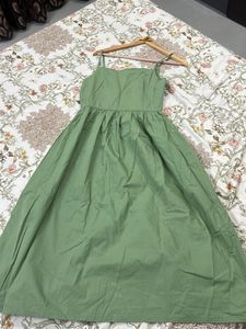 Chic Green Button-Up Midi Dress