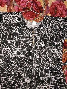 Stylish Black &amp; White Printed Kurta