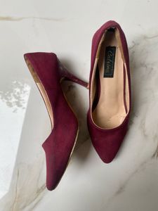 Chic Burgundy Suede Pumps