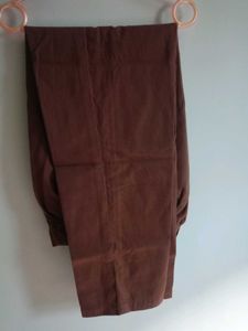 Men's Relaxed Fit Brown Trousers new but not with
