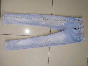 Light Wash High Rise Skinny Jeans