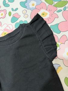 (S) Black Ruffle Sleeve Top