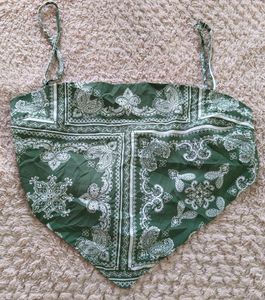 🌵☘️ Et Clet green paisley wrap top