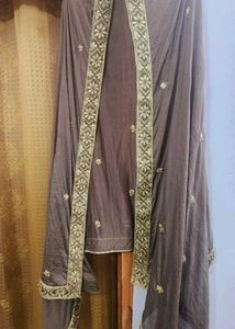 Elegant Pakistani Salwar Kameez