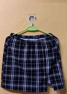 Plaid Mini Skirt with flared sleeves crop top
