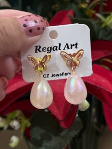 Chic Butterfly Pearl Drop Earrings